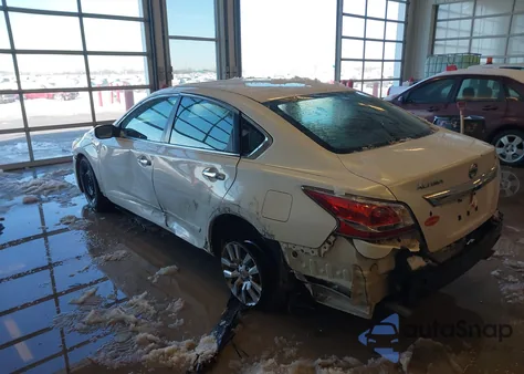 2015 Nissan Altima 2.5 S z USA, uszkodzony, nr VIN 1N4AL3AP7FC133361